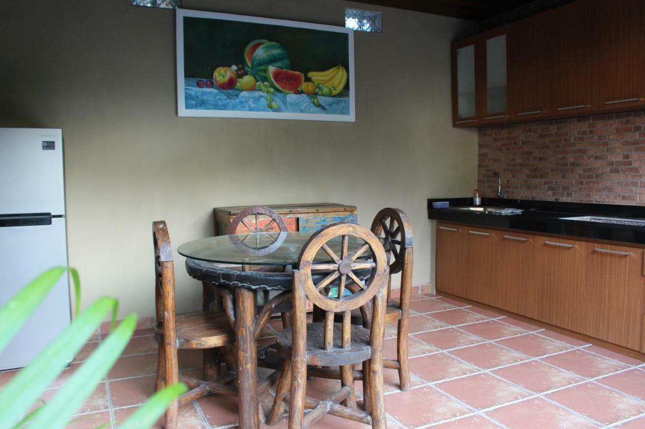 Villa Mayong Uluwatu Eksteriør bilde