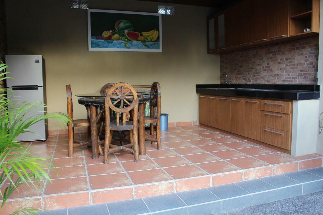 Villa Mayong Uluwatu Eksteriør bilde